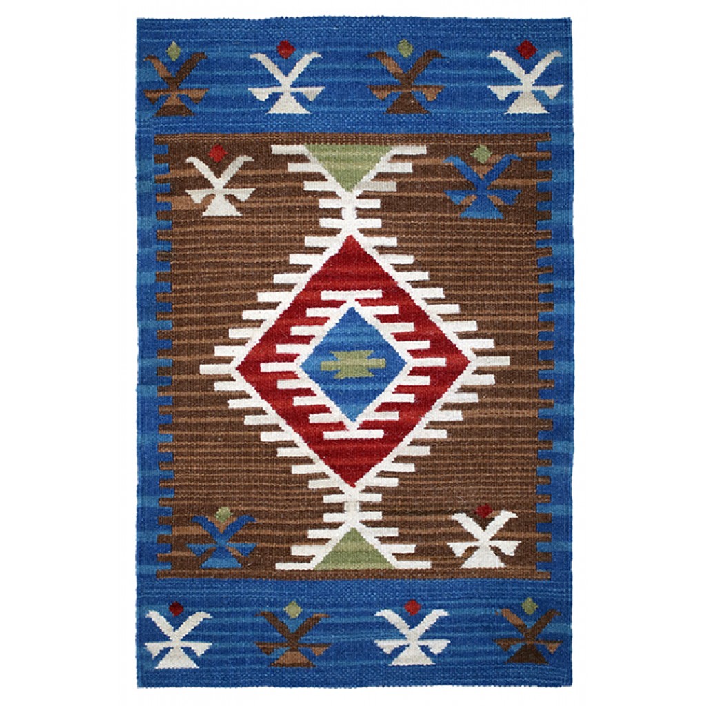 Tappeto contemporaneo kilim artorient con medaglione centrale a rombo rosso, campo marrone e spesso bordo blu